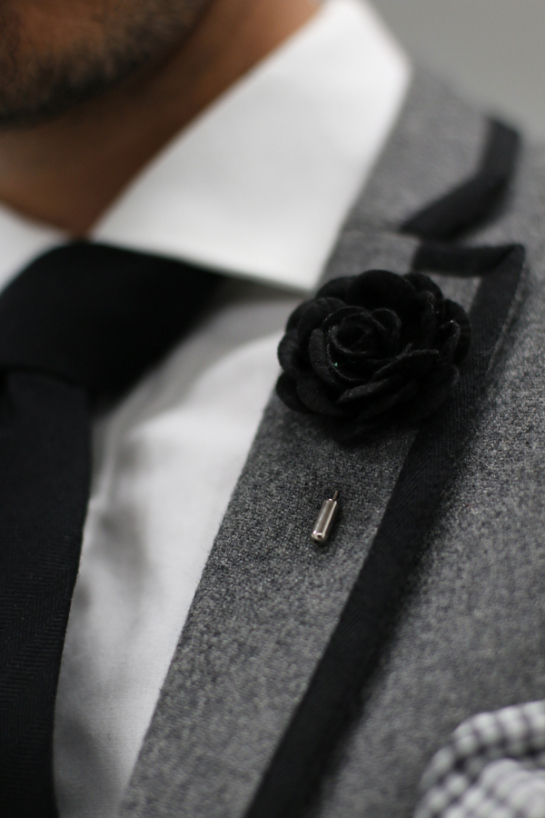 flower-pin-close-up