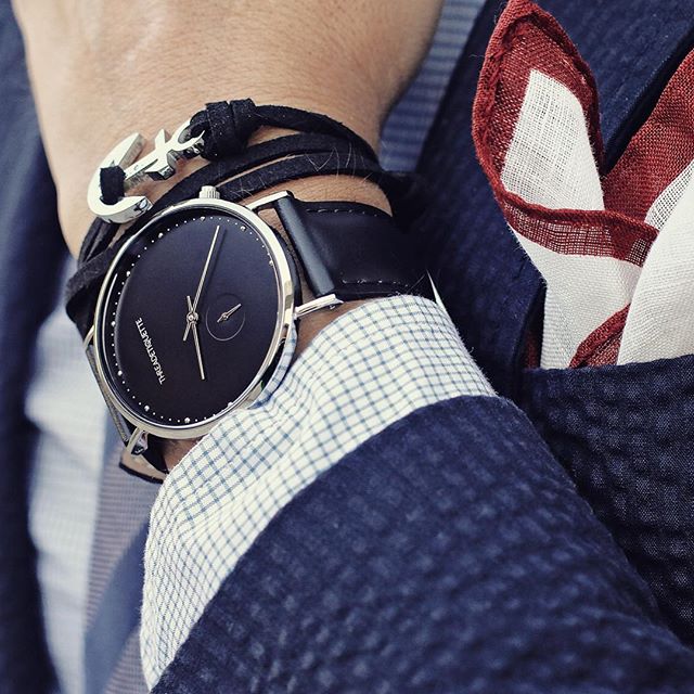 Keeping the details strong with the new chrono series from @threadetiquette 📷: @elzaanvdm --------------------------------------------
For sartorial secrets and all things dapper visit www.whatmyboyfriendwore.com
For a look into my everyday life follow my personal account @Sergio_Ines
For fashion wisdom, random thoughts and lots of give aways follow me on twitter at @whatmybfwore
#Menswear #MensStyle #MensFashion #WMBWFashion #threadetiquette