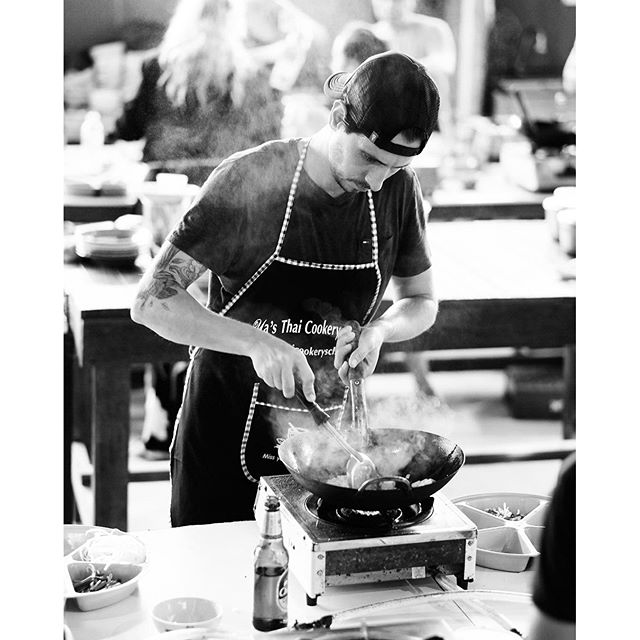 Me taking my Thai cooking class pretty seriously!!!...No surprise I guess 😁 - I did smash a delicious pad thai and curry so strong you couldn't really eat it!! 😵🌶🔥 #serzaantravels