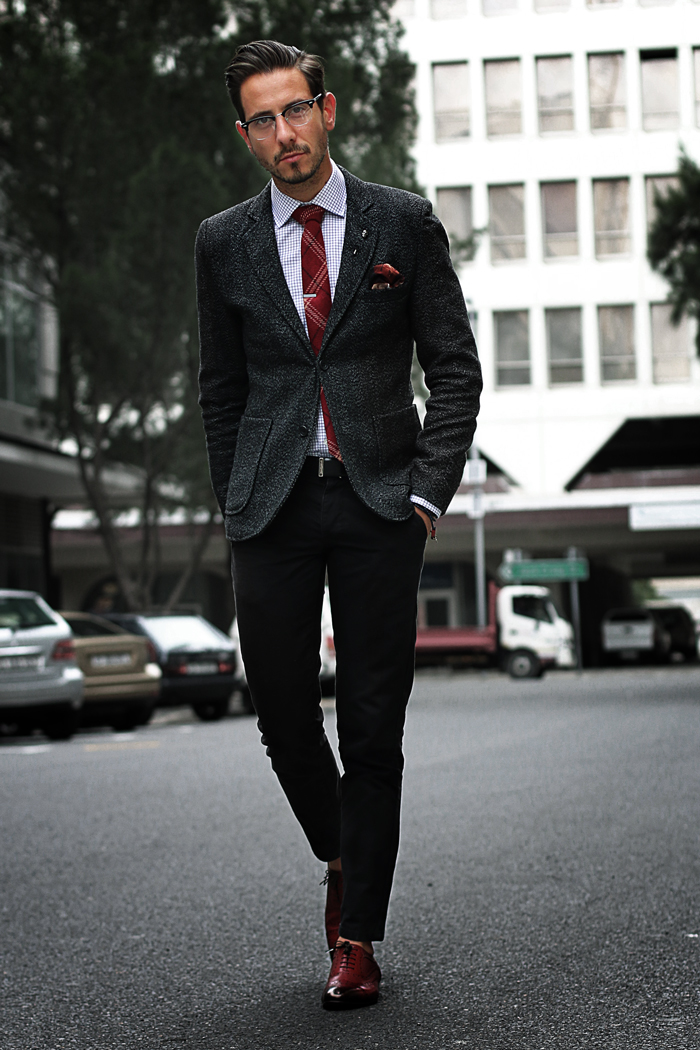 Fancy Friday in grey and red – what my boyfriend wore